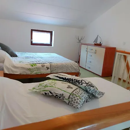 Mirta 1 Duga Uvala Apartament
